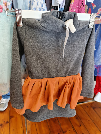 Love Me Love Me Not Preloved Market
