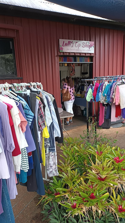 Lallies Op Shop - The Red Sheds Yungaburra