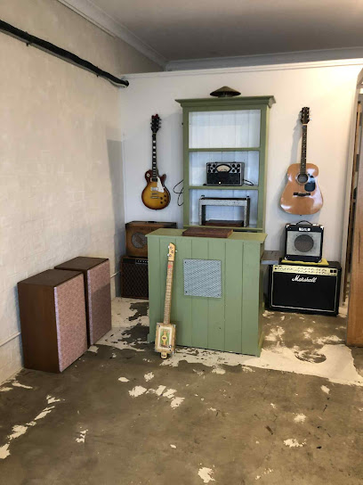 Milton Second Hand